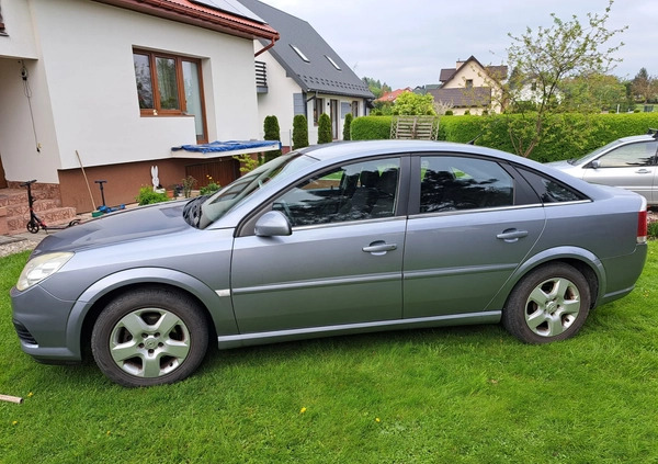 Opel Vectra cena 14500 przebieg: 225000, rok produkcji 2006 z Gorlice małe 56